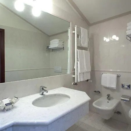 فندق Palace Civitanova - Stazione, Centro Citta E Mare 4*