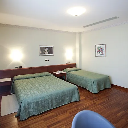 Palace Civitanova - Stazione, Centro Citta E Mare فندق تْشيفيتانوفا ماركي