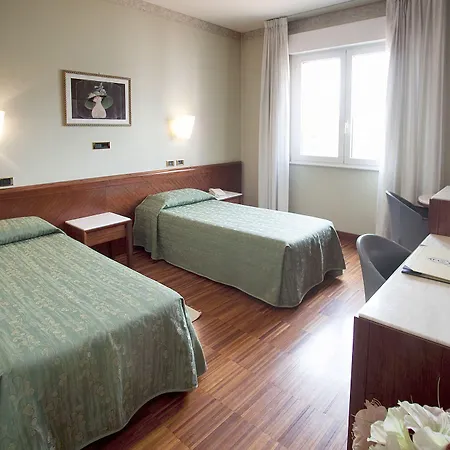 Palace Civitanova - Stazione, Centro Citta E Mare تْشيفيتانوفا ماركي