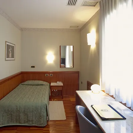 Palace Civitanova - Stazione, Centro Citta E Mare فندق 4*