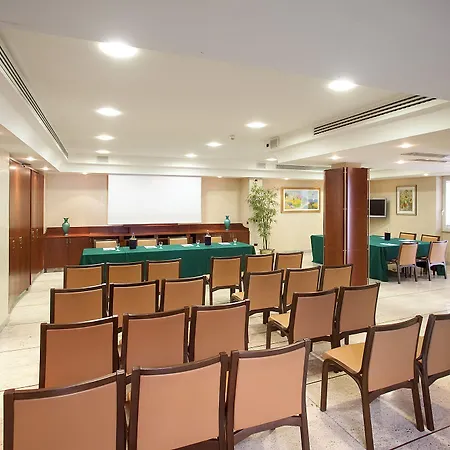 Palace Civitanova - Stazione, Centro Citta E Mare 4* تْشيفيتانوفا ماركي