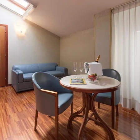 Palace Civitanova - Stazione, Centro Citta E Mare 4* チヴィタノーヴァ・マルケ