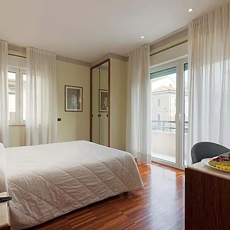 Palace 4*