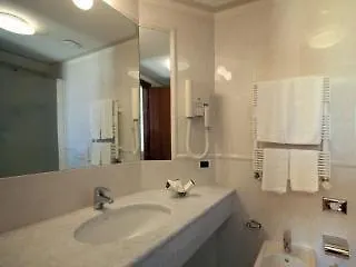 فندق Palace Civitanova - Stazione, Centro Citta E Mare